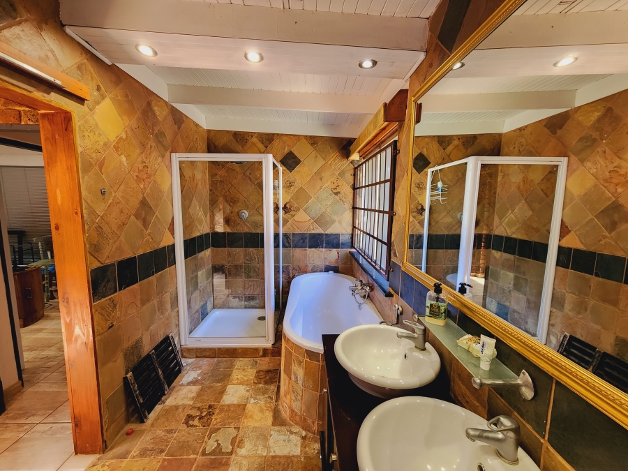 4 Bedroom Property for Sale in Grimbeeck Park North West